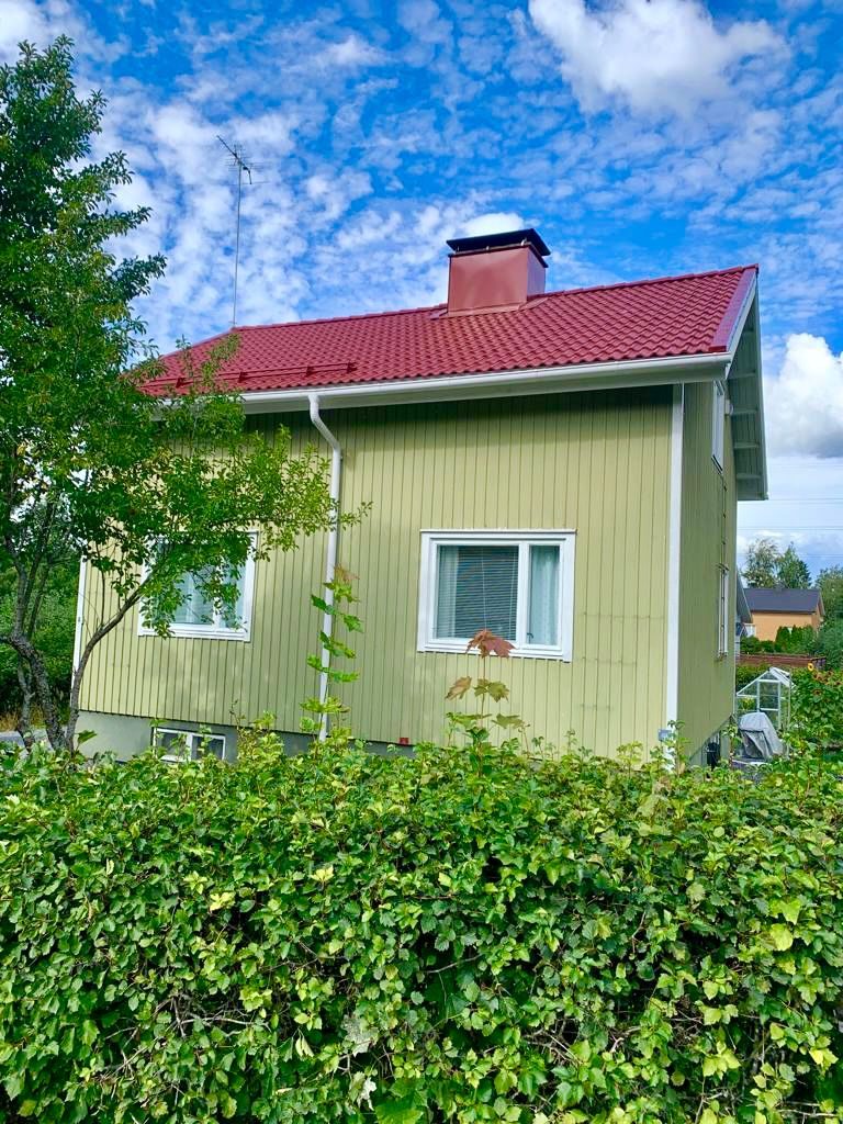 Omakotitalon julkisivuremontti — KVK-Team Oy